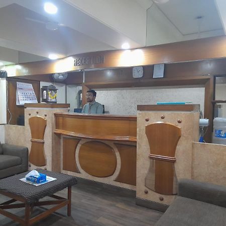 Hotel Mayur By Wb Inn Ulhasnagar Bagian luar foto